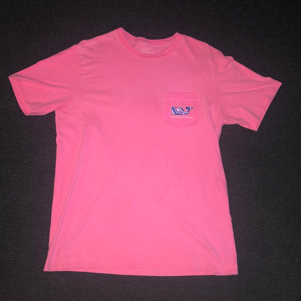 Vineyard vines tee
